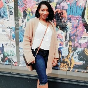 Meet your Posher, Christina